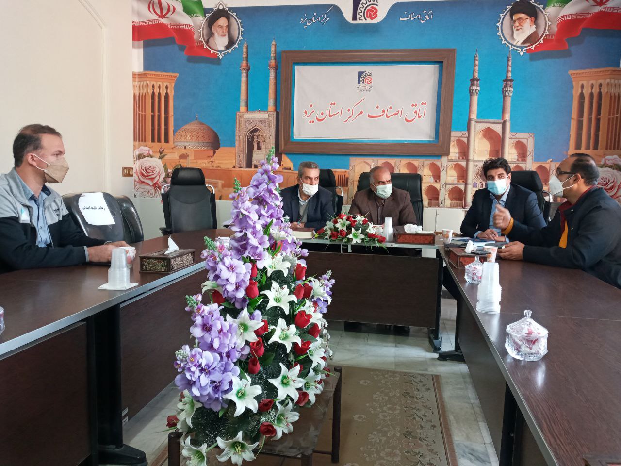 جلسه بررسی استاندارد آجر دستی و تیرچه بلوک با حضور نایب رئیس اول