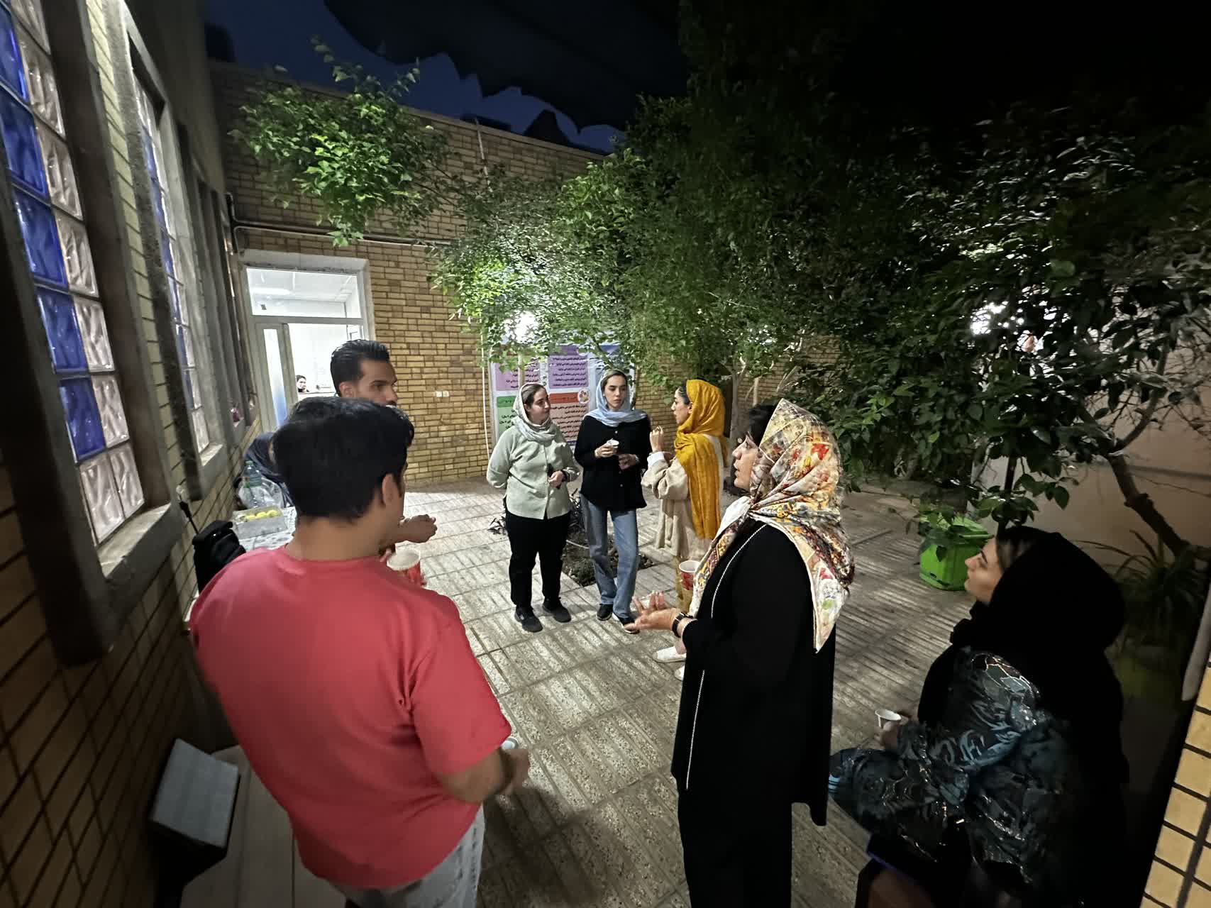 انتراک بین کلاس و حیاط آموزشگاه